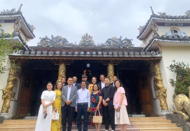 Hầu như các làng quê Việt Nam đều có nhà thờ của các tộc họ. Trong ảnh : Nhà thờ họ Trương ở làng Thanh Quýt, xã Điện Thắng Trung, thị xã Điện Bàn, tỉnh Quảng Nam