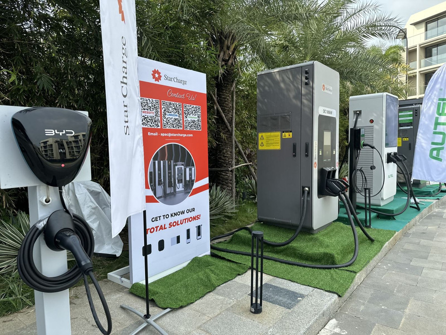 Việc tận dụng các trạm sạc điện lẫn nhau là bài toán nhiều hãng ô tô điện hướng đến.