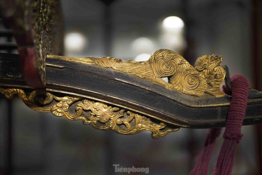 Chi tiết con ly móc võng vẫn óng ánh màu sắc của loại vàng nguyên chất. Chi tiết con ly móc võng vẫn óng ánh màu sắc của loại vàng nguyên chất.