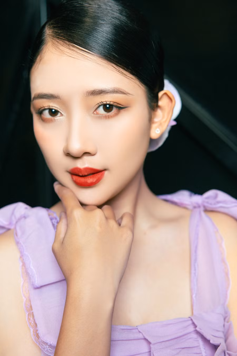 Việc Hoa Đan ghi danh tranh tài ở Miss Universe Vietnam 2024 khiến nhiều khán giả bất ngờ bởi trước đó, cô từng giành danh hiệu Á hậu Các dân tộc Việt Nam. Chia sẻ về điều này, người đẹp sinh năm 2001 nói Miss Universe Vietnam là đấu trường nhan sắc uy tín, tầm cỡ. Đây cũng là động lực để Hoa Đan quyết định thử sức