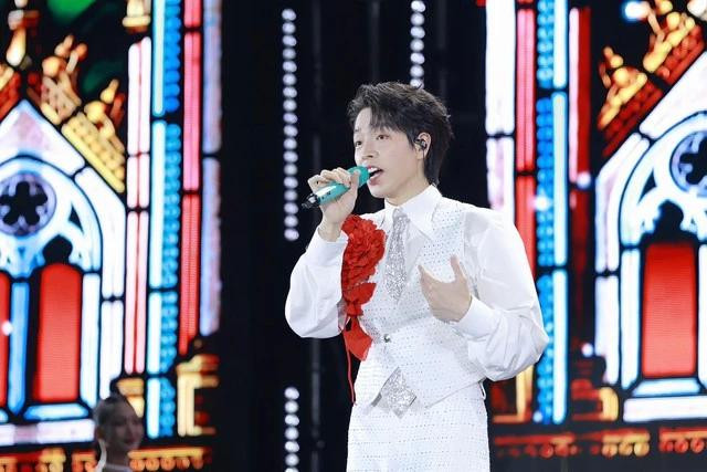 Đức Phúc nỗ lực làm tốt để khiến Mỹ Tâm tự hào