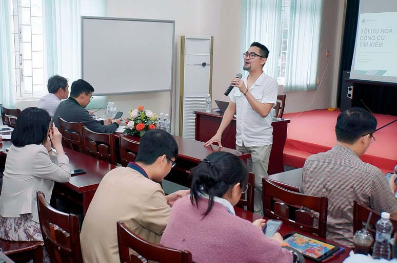 Với tinh thần đổi mới, sáng tạo, thời gian qua, Báo Gia Lai đã tổ chức nhiều lớp bồi dưỡng nghiệp vụ báo chí cho cán bộ, phóng viên, biên tập viên. Ảnh: Đ.T Với tinh thần đổi mới, sáng tạo, thời gian qua, Báo Gia Lai đã tổ chức nhiều lớp bồi dưỡng nghiệp vụ báo chí cho cán bộ, phóng viên, biên tập viên. Ảnh: Đ.T