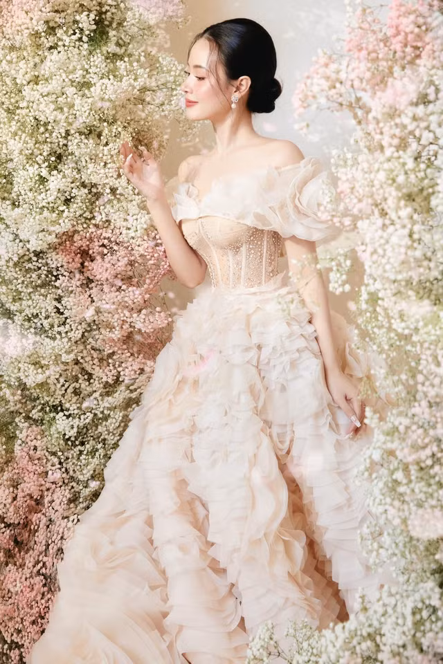 Vẻ đẹp của cô dâu Midu