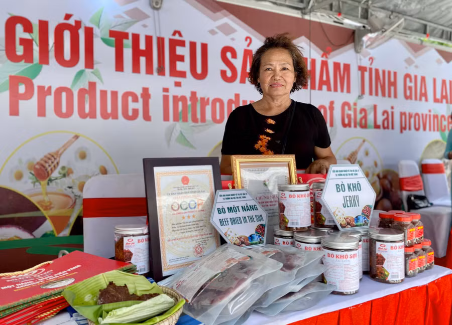 Sở Công thương đã hỗ trợ các doanh nghiệp, hợp tác xã sử dụng công nghệ số, quảng bá sản phẩm của mình thông qua các sàn thương mại điện tử. Ảnh: Hà Duy