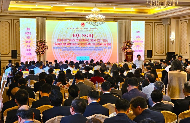 Quang cảnh hội nghị công bố quy hoạch tỉnh Lâm Đồng thời kỳ 2021-2030, tầm nhìn đến năm 2050 và xúc tiến đầu tư vào tỉnh Lâm Đồng