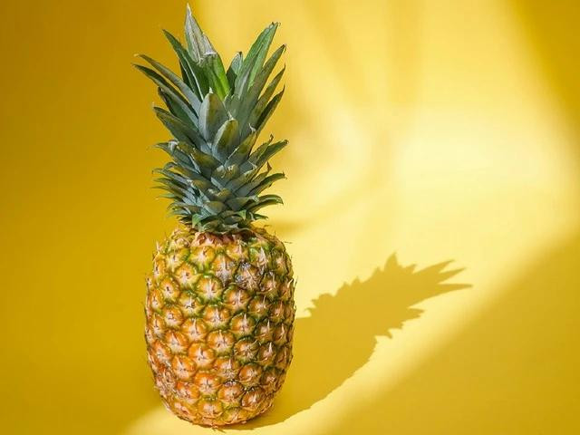 Thơm giàu nước, kali, magiê và axit citric có tác dụng ngăn ngừa sỏi thận