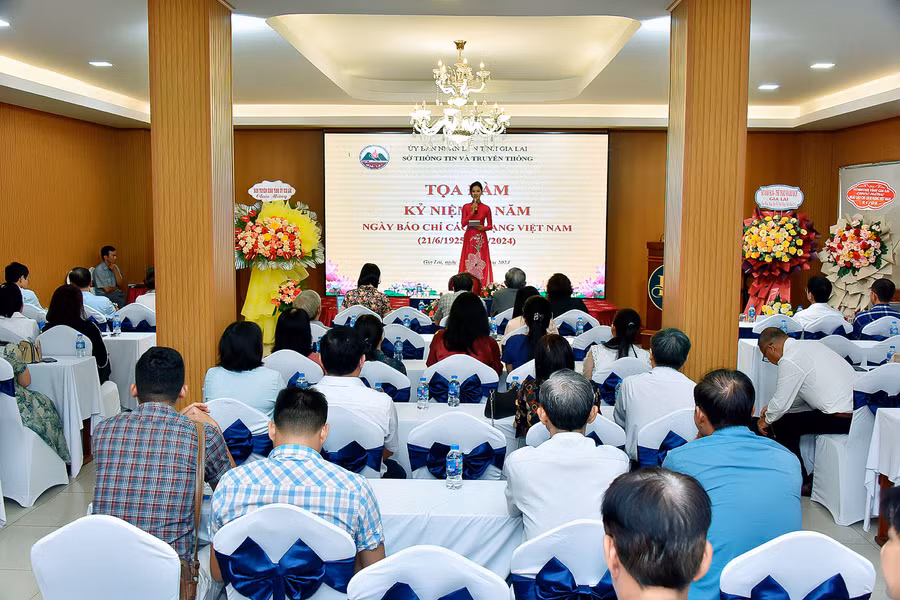 Quang cảnh buổi tọa đàm kỷ niệm 99 năm ngày báo chí cách mạng Việt Nam. Ảnh: Đ.T