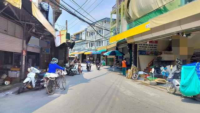 Một khu vực tập trung nhiều cửa hàng bán hải sản ở TP.Sầm Sơn Một khu vực tập trung nhiều cửa hàng bán hải sản ở TP.Sầm Sơn