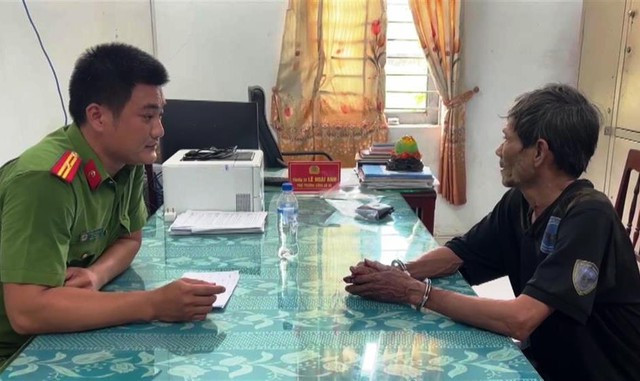 Nghi phạm Lê Đình Thuyết tại cơ quan công an. Ảnh: Công an Quảng Ngãi Nghi phạm Lê Đình Thuyết tại cơ quan công an. Ảnh: Công an Quảng Ngãi