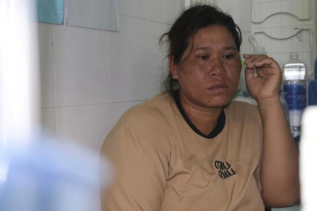 Chị Mênh thất thần khi nghĩ về con bị ung thư máu Chị Mênh thất thần khi nghĩ về con bị ung thư máu