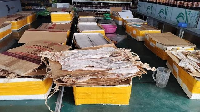 Nhiều mặt hàng hải sản đã bị đội giá lên cao và người thiệt thòi là du khách Nhiều mặt hàng hải sản đã bị đội giá lên cao và người thiệt thòi là du khách