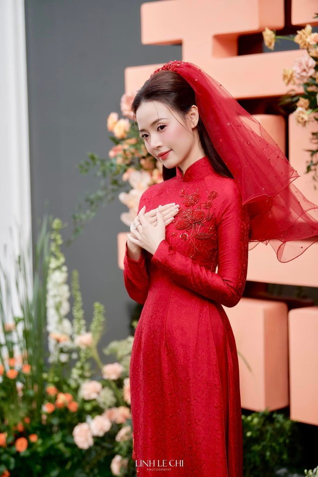 Cô dâu diện áo dài Cô dâu diện áo dài