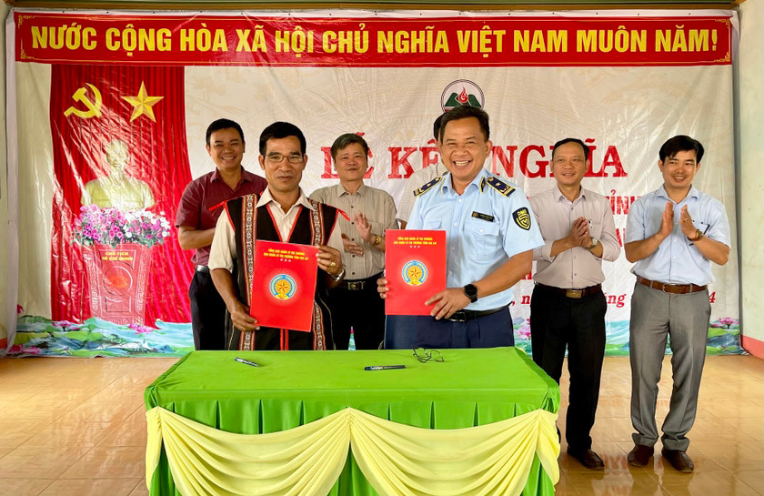 Cục Quản lý thị trường tỉnh kết nghĩa với làng Chuk, xã Kon Thụp, huyện Mang Yang. Ảnh: Vũ Thảo Cục Quản lý thị trường tỉnh kết nghĩa với làng Chuk, xã Kon Thụp, huyện Mang Yang. Ảnh: Vũ Thảo
