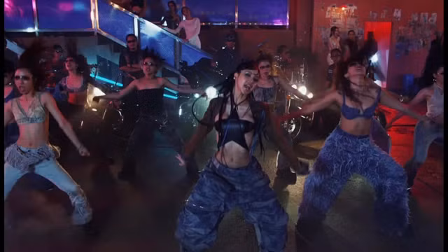 Lisa đưa Thái Lan vào MV solo đầu tiên sau khi kết thúc hợp đồng cá nhân cùng YG