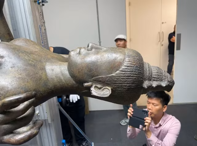 Phía Việt Nam không chi trả bất kỳ chi phí nào, ngoài chi phí vận chuyển, liên quan đến việc tiếp nhận tượng đồng