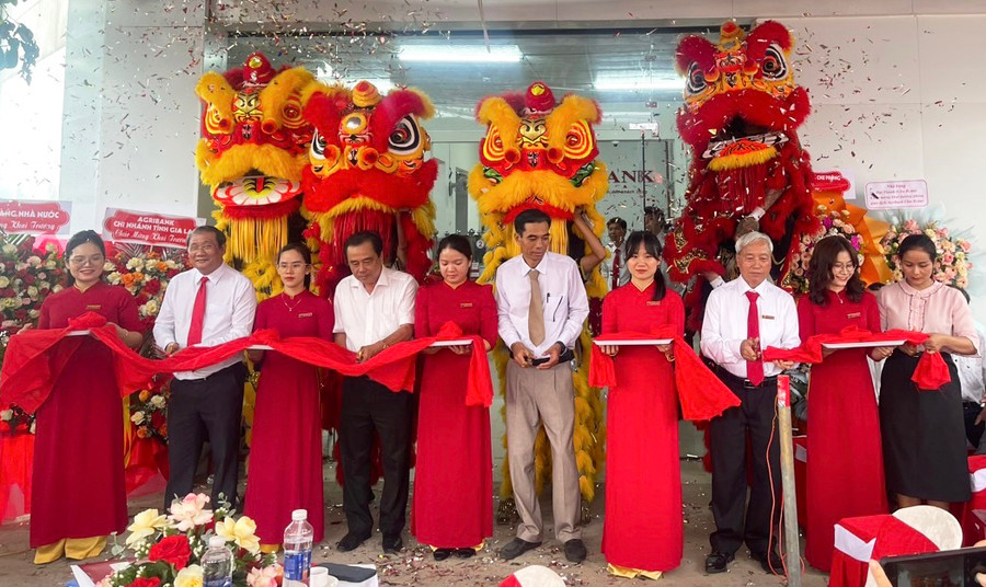 Agribank Chi nhánh tỉnh Gia Lai đưa vào hoạt động Phòng giao dịch Chư Rcăm phủ sóng dịch vụ ngân hàng đến tận tay khách hàng ở địa bàn nông thôn. Ảnh: S.C