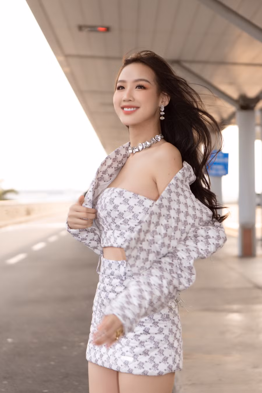 Đương kim Miss Intercontinental 2022 được khen ngợi nhan sắc ngày càng thăng hạng sau đăng quang. Ảnh: NVCC