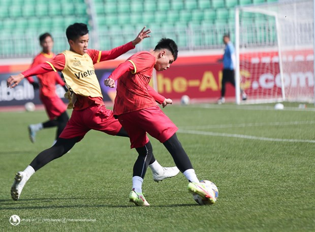 U20 Việt Nam làm quen sân thi đấu chính thức Istiqlol. Nguồn: VFF