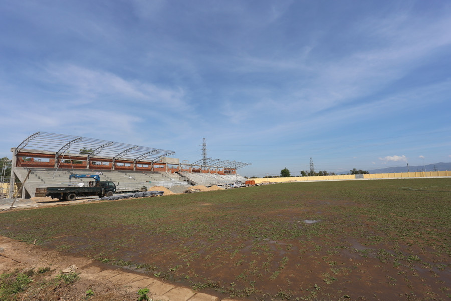 Sân vận động thị xã Ayun Pa đang được đầu tư xây dựng. Ảnh: Văn Ngọc Sân vận động thị xã Ayun Pa đang được đầu tư xây dựng. Ảnh: Văn Ngọc
