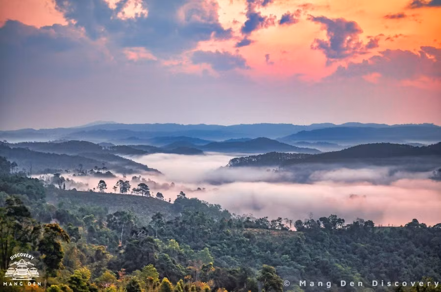 View săn mây nhìn từ quán cà phê.