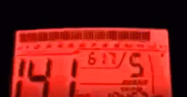 Khi chạy xe với tốc độ 141km/h, anh T. tự tông vào cột mốc bên đường rồi tử vong. Ảnh: Chụp màn hình