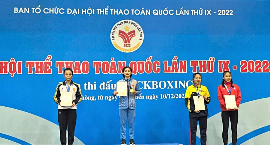 VĐV Lê Thị Nhi (Gia Lai) đạt huy chương vàng môn Kickboxing tại Đại hội TDTT toàn quốc năm 2022. Ảnh: Hà Đức Thành VĐV Lê Thị Nhi (Gia Lai) đạt huy chương vàng môn Kickboxing tại Đại hội TDTT toàn quốc năm 2022. Ảnh: Hà Đức Thành