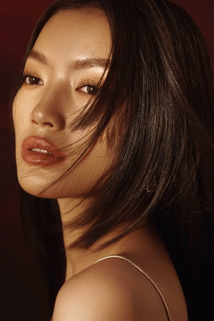 Mới đây, người mẫu Lâm Bích Tuyền thực hiện dự án ảnh thời trang kết hợp diễn xuất.