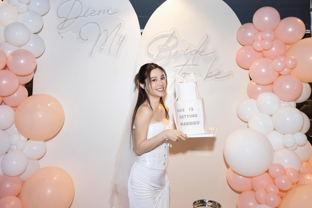 Hạnh phúc tụ hội bạn bè