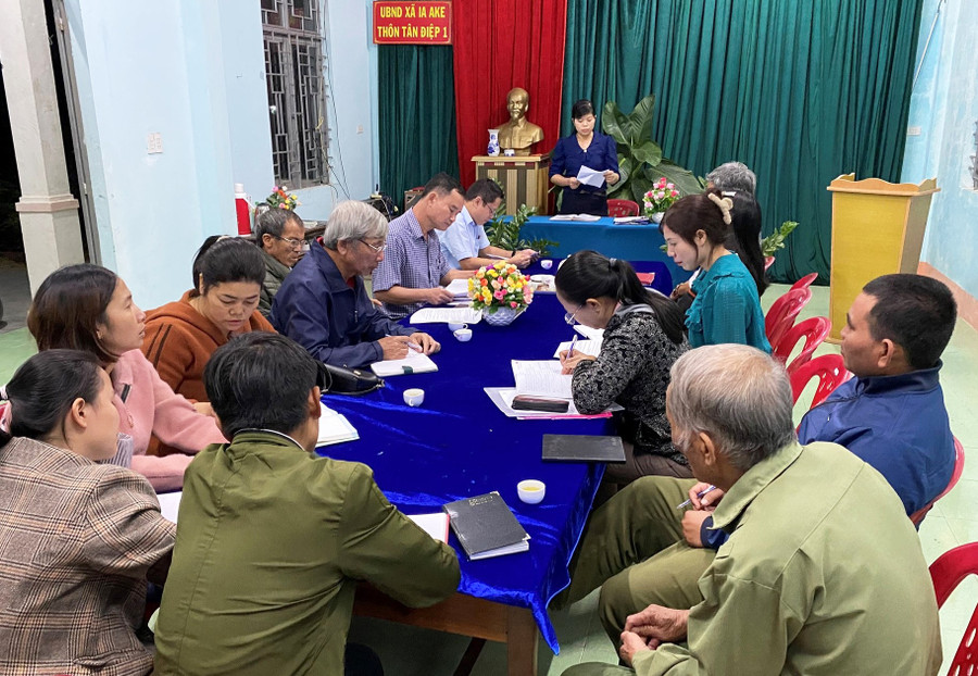 Quan tâm phát triển đảng viên, nhất là đảng viên trong hệ thống chính trị thôn luôn được các cấp ủy, chi bộ quan tâm. Ảnh: P.D Quan tâm phát triển đảng viên, nhất là đảng viên trong hệ thống chính trị thôn luôn được các cấp ủy, chi bộ quan tâm. Ảnh: P.D