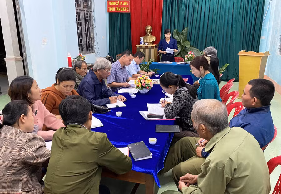 Quan tâm phát triển đảng viên, nhất là đảng viên trong hệ thống chính trị thôn luôn được các cấp ủy, chi bộ quan tâm. Ảnh: P.D