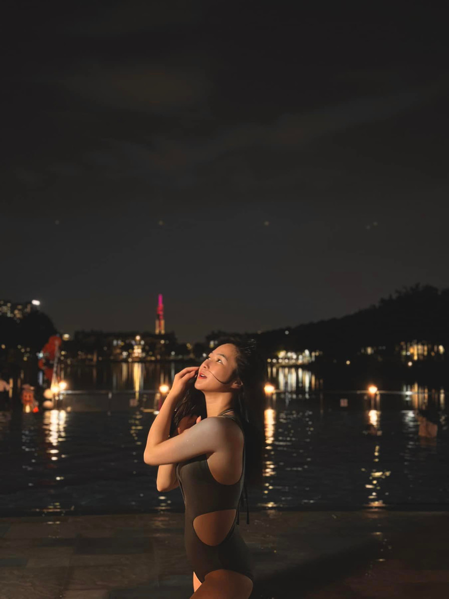 Quyết định đi du học khi sự nghiệp đang ở đỉnh cao, Hương Tràm khiến nhiều khán giả tiếc nuối. Tuy vậy, nữ ca sĩ vẫn kiên định với lựa chọn của mình dù vướng nhiều tin đồn ác ý