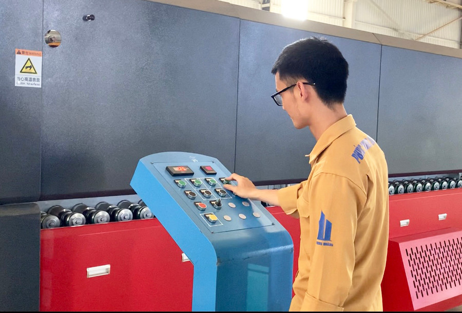 Các doanh nghiệp ứng dụng nhiều công nghệ thông minh vào hoạt động sản xuất kinh doanh. Ảnh: H.D Các doanh nghiệp ứng dụng nhiều công nghệ thông minh vào hoạt động sản xuất kinh doanh. Ảnh: H.D