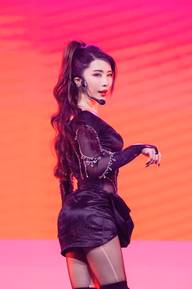 Quỳnh Nga thấy mình được nhiều hơn mất khi tham gia Chị đẹp đạp gió rẽ sóng