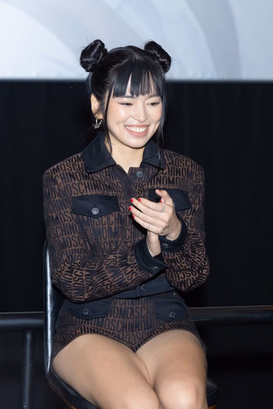 Nữ diễn viên chia sẻ: "Sau này, tôi từng hạn chế góp mặt trong các dự án điện ảnh khác, vì phần lớn kịch bản đến tay tôi đều là dạng nhân vật cô gái trẻ 17 - 18 tuổi, trong khi tôi cũng đã 27 - 28 tuổi rồi. Tôi khá buồn nhưng ý thức được có lẽ ngoại hình mình chỉ hợp những vai như thế thôi"