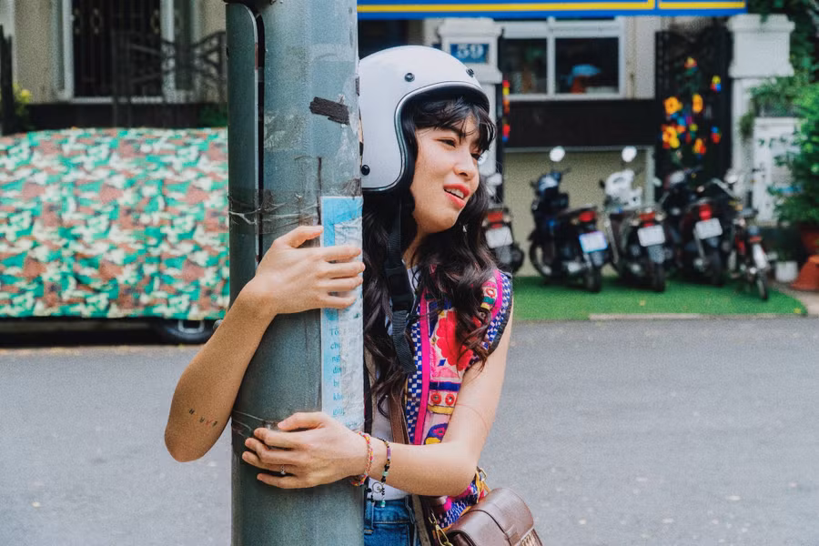 Vì thế, Khánh Vân bị chê là "một màu" trên màn ảnh. Phản hồi về nhận xét này, Đỗ Khánh Vân đáp: "Tôi nghĩ mỗi người có định hướng riêng cho bản thân. Tôi là diễn viên tay ngang và vào nghề chưa lâu, nên tôi muốn làm tốt hình tượng mà mọi người yêu thích ở mình trước. Sau đó, tôi sẽ từ từ phát triển, học hỏi, tự trải nghiệm và chọn vai diễn đa dạng hơn". Sao phim Mắt biếc khẳng định sẽ cố gắng nỗ lực trong thời gian tới, đồng thời hy vọng khán giả, giới truyền thông theo dõi các dự án tiếp theo mà cô tham gia