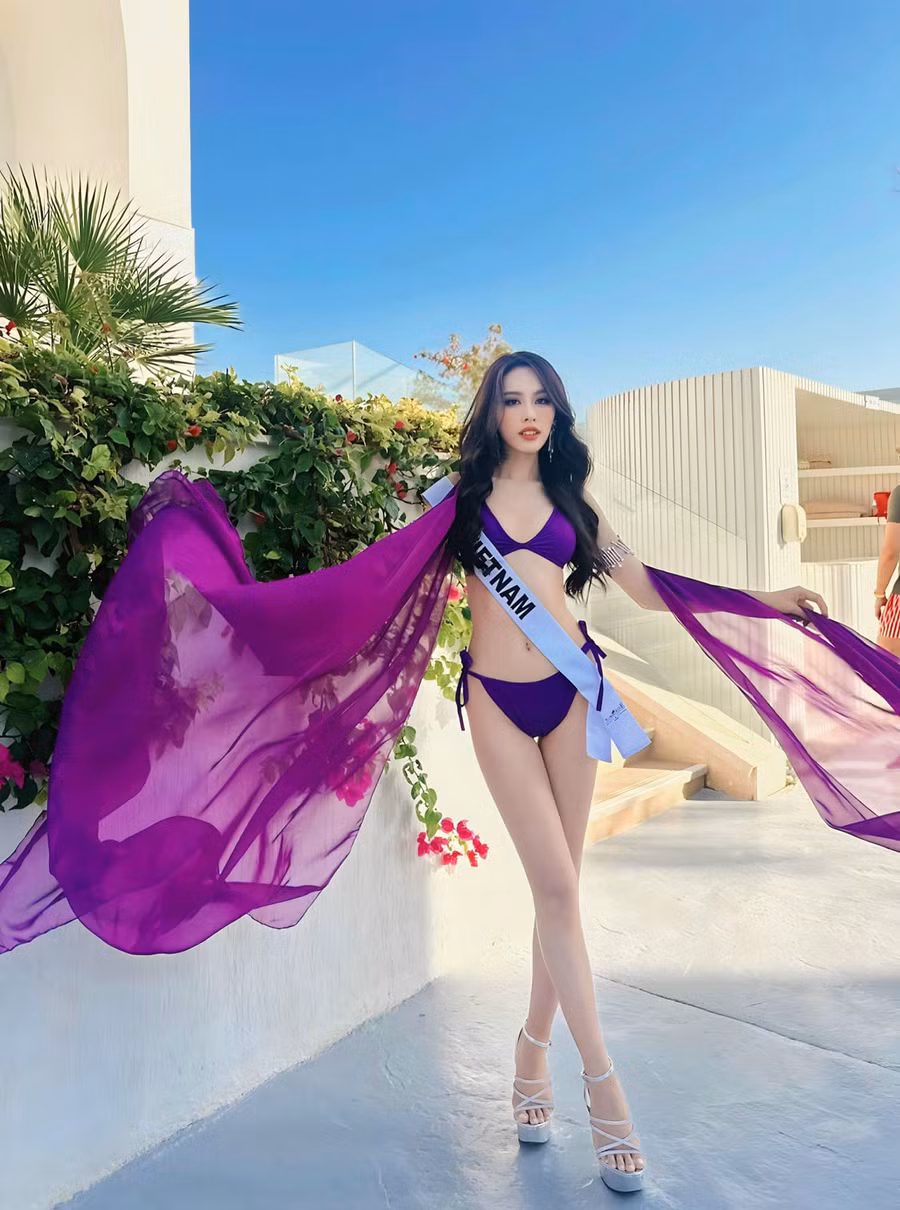 Nhờ chiều cao 1,73m, Á hậu 2 Hoa hậu Việt Nam 2022 cũng được đánh giá là thí sinh nổi bật tại phần thi này