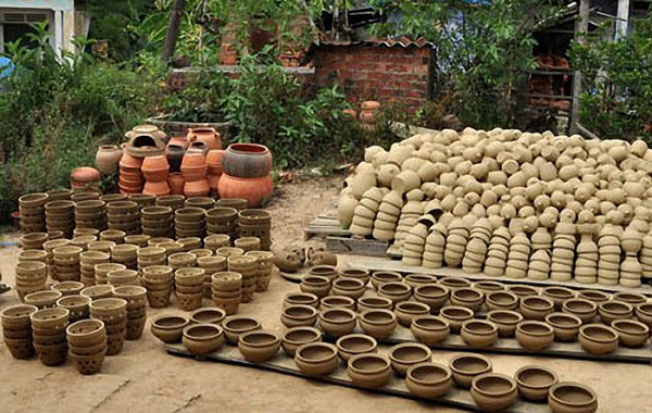 Những tinh hoa của đất được tạo tác từ bàn tay người thợ gốm.