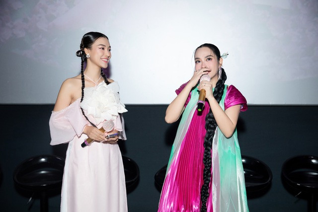 Ngọc Mai bật khóc tiết lộ được mọi người động viên ra sản phẩm âm nhạc mới Ngọc Mai bật khóc tiết lộ được mọi người động viên ra sản phẩm âm nhạc mới