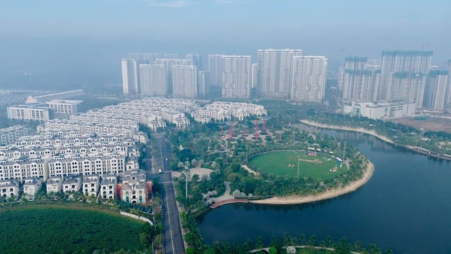 Một số bất động sản cao cấp ở trung tâm TPHCM, Hà Nội được cho là đã tăng giá mạnh.