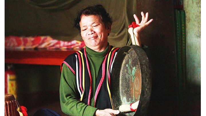 Chiêng ba được coi như linh hồn của người Cor.