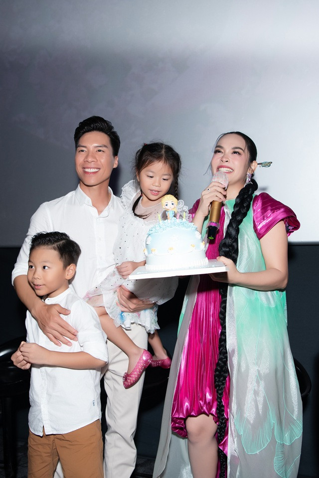 Ngọc Mai tiết lộ chính Quốc Nghiệp là người hỗ trợ cô thực hiện phần vũ đạo trong MV mới Ngọc Mai tiết lộ chính Quốc Nghiệp là người hỗ trợ cô thực hiện phần vũ đạo trong MV mới