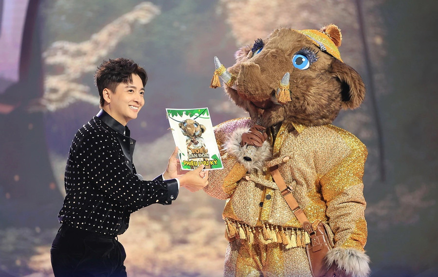 Các màn trình diễn sau đó của Voi Bản Đôn cũng được khán giả đón nhận, giúp mascot đi đến vòng chung kết.