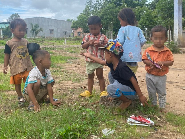 Những đứa trẻ sinh ra từ nạn tảo hôn ở vùng sâu, xa sẽ khó tiếp cận các chính sách an sinh xã hội (Ảnh minh họa) Những đứa trẻ sinh ra từ nạn tảo hôn ở vùng sâu, xa sẽ khó tiếp cận các chính sách an sinh xã hội (Ảnh minh họa)