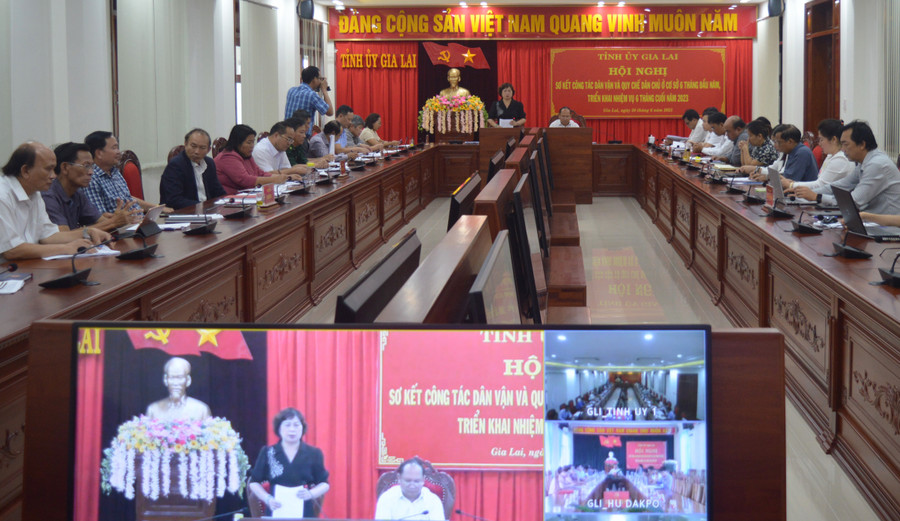 Quang cảnh hội nghị sơ kết công tác dân vận và quy chế dân chủ ở cơ sở 6 tháng đầu năm, triển khai nhiệm vụ 6 tháng cuối năm 2023 tại điểm cầu Tỉnh ủy. Ảnh: Phương Dung