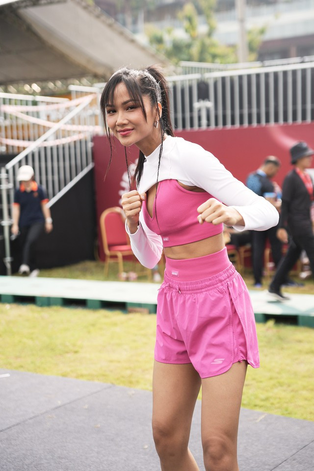 Hoa hậu H'Hen Niê truyền cảm hứng sống khỏe - Ảnh 3. H'Hen Niê không áp lực trước những lời chê bai về nhan sắc. Ảnh: NVCC