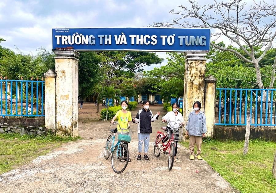 Trường Tiểu học và THCS Tơ Tung được sáp nhập từ Trường Tiểu học Đê Bar và Trường THCS Tơ Tung nhằm đáp ứng yêu cầu phát triển giáo dục. Ảnh: M.N