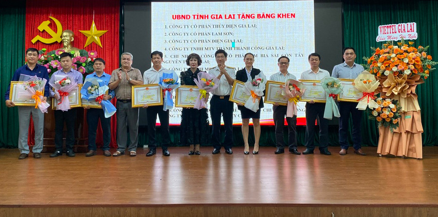 Cộng đồng doanh nghiệp, doanh nhân địa phương luôn đồng hành với ngành Thuế thực hiện tốt các chủ trương, chính sách thuế. Ảnh: S.C