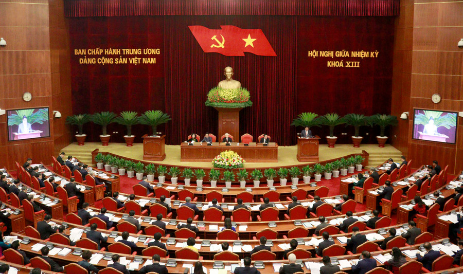Quang cảnh Hội nghị giữa nhiệm kỳ Ban Chấp hành Trung ương Đảng khóa XIII. Ảnh: VOV Quang cảnh Hội nghị giữa nhiệm kỳ Ban Chấp hành Trung ương Đảng khóa XIII. Ảnh: VOV