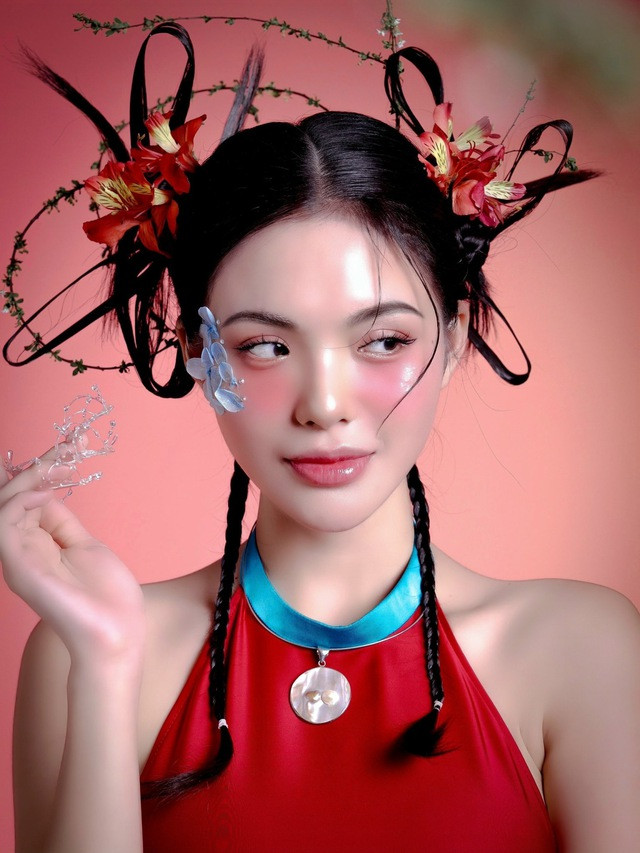 Cô diện yếm đỏ Cô diện yếm đỏ