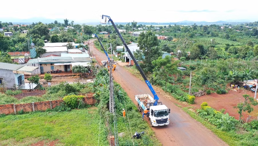 100% xã, phường, thôn, làng của tỉnh Gia Lai đã có điện lưới quốc gia. Ảnh: K.N